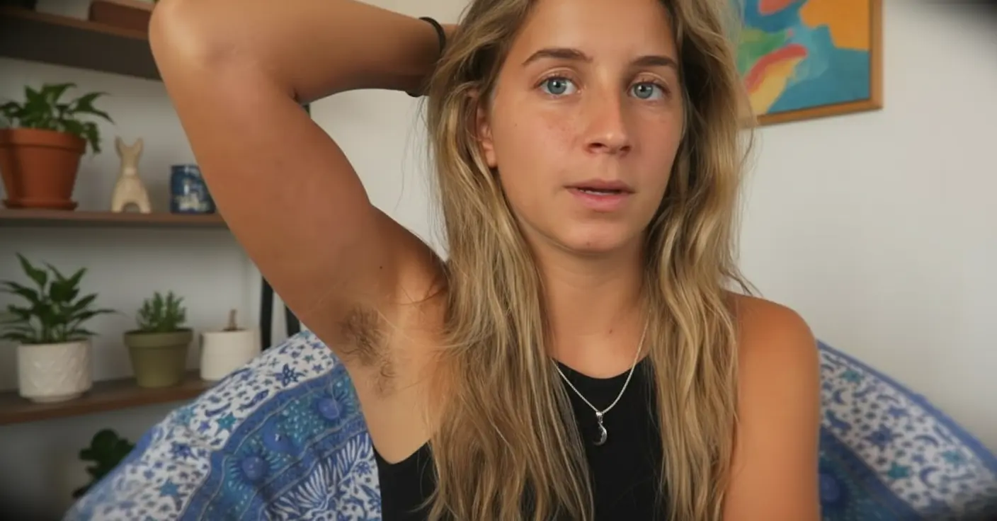 6 ans sans déodorant : “Je ne sens rien grâce à mon alimentation”, affirme-t-elle