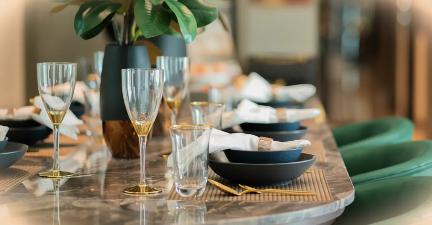 “J’ai été invitée à dîner… puis on m’a envoyé la note” : l’incroyable histoire qui affole Internet